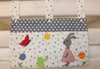 Bett-Utensilo Hase im Garten 
